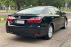 Toyota Camry V 2015 Hitam 4