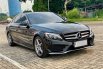 Mercedes-Benz C-Class C200 2018 Hitam 3