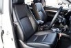 Toyota Hilux 2.4L D-Cab V AT 2023 Putih 15
