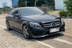 Mercedes-Benz C-Class C200 2018 Hitam 3
