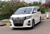 Toyota Alphard SC CBU IU 2015 Pilotseat AT Putih 3
