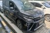 Jual Toyota Voxy 2.0 A/T 2019 Hitam 2