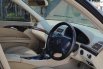 Mercedes-Benz E-Class E 200 K AMG Style Vr 19 + Elegance Km 66 rb Body Mulus Interior Rapi Terawat  6