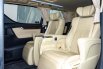 Toyota Alphard 2.5 G A/T 2022 8