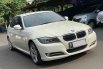 BMW 3 Series 320i 2011 Putih 3