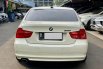 BMW 3 Series 320i 2011 Putih 5