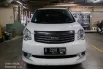 Toyota NAV1 V Limited 2016 3