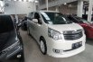 Toyota NAV1 V Limited 2.0 AT 2016 3