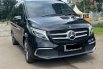 KM RENDAH MERCEDES BENZ V260 AT HITAM 2019 1