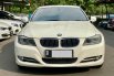 BMW 320i 2011 1