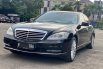 Mercedes-Benz S-Class 300  2011 Hitam 2