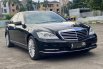 Mercedes-Benz S-Class 300  2011 Hitam 3