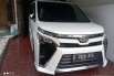 Toyota Voxy 2.0 A/T 2019  - Beli Mobil Bekas Murah 1