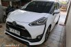 Toyota Sienta Q CVT 2018 Putih 2