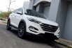 Hyundai Tucson XG 2017 sunroof bensin km 51rb putih cash kredit proses bisa dibantu 2