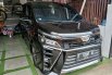 Toyota Voxy 2.0 A/T 2018 Hitam 7