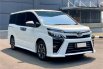 Toyota Voxy 2.0 A/T 2019 Putih 3