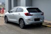 Suzuki Baleno Hatchback A/T 2023 silver matic km 12 ribuan pajak panjang tangan pertama dari baru 5