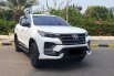 Toyota Fortuner New  4x2 2.8 A/T DSL GR Sport 2023 putih km 27 ribuan cash kredit proses bisa dibant 2