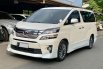 Toyota Vellfire Z Golden at 2015 Putih 3