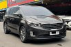 KIA GRAND SEDONA ULTIMATE AT COKLAT 2017 1