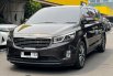 KIA GRAND SEDONA ULTIMATE AT COKLAT 2017 3