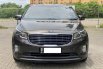 Kia Grand Sedona Ultimate 2017 Coklat 1