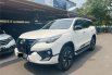 Toyota Fortuner 2.4 VRZ AT Putih 1