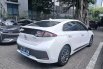 Jual cepat Hyundai Ioniq Signature 2021 Putih 4