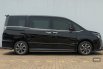 Toyota Voxy 2.0 A/T 2019 Hitam 3