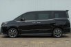 Toyota Voxy 2.0 A/T 2019 Hitam 2