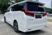 Jual mobil Toyota Alphard 2020 8