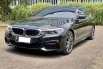 BMW 5 Series 530i M Sport 2020 Hitam 2