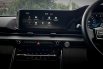 Kia Grand Carnival 2022 putih diesel 11 seater km 14 ribuan 9