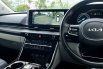 Kia Grand Carnival 2022 putih diesel 11 seater km 14 ribuan 11