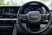 Kia Grand Carnival 2022 putih diesel 11 seater km 14 ribuan 10