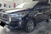 Toyota Innova 2.4 V A/T ( Matic Diesel ) 2022 Hitam Km 49rban Mulus Siap Pakai Good Condition 3