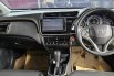 Honda City E AT ( Matic ) 2017 Silver Km Cuma 41rban Mulus Gress Siap Pakai 8