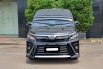 Toyota Voxy 2.0 A/T 2018 hitam dp 50 jt saja sunroof 1