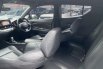 Toyota C-HR 1.8 L HV CVT Dual Tone 2021 Merah 8