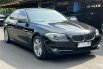 BMW 5 Series 520i 2013 Hitam 4