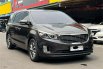 Kia Grand Sedona Ultimate 2017 Coklat 3