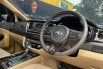 Kia Grand Sedona Ultimate 2017 Coklat 12