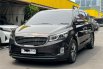 Kia Grand Sedona Ultimate 2017 Coklat 2