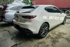 Mazda 3 Hatchback Skyactive 2.0 AT ( Matic ) 2020 Putih Antik Km 17rban Mulus Siap Pakai 4