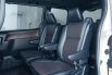 Toyota Voxy 2.0 A/T 2018 7