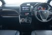 Toyota Voxy 2.0 A/T 2018 9