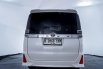 Toyota Voxy 2.0 A/T 2018 12