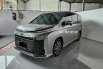 Toyota Voxy 2.0 AT ( Matic ) 2022 Abu² muda low km 36rban New Model Good Condition siap pakai 3