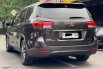 KIA GRAN SEDONA ULTIMATE AT COKLAT 2017 TERMURAH 4